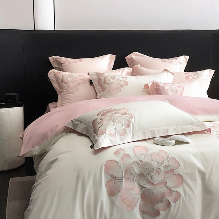 91家纺网 家纺一手货源 找家纺 卡姿家纺 2024春夏新款全棉优雅刺绣四件套-维蜜 维蜜白