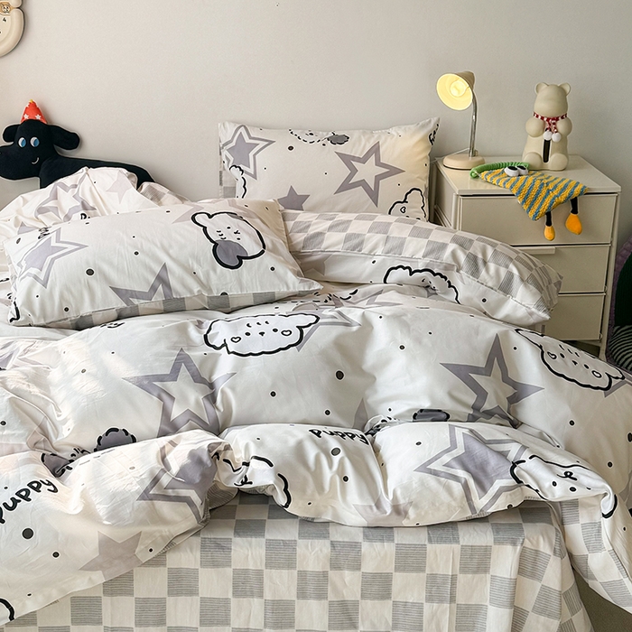 91家纺网 家纺一手货源 找家纺 昔可家纺 2024新款全棉萌趣卡通印花系列四件套 星星斑点狗