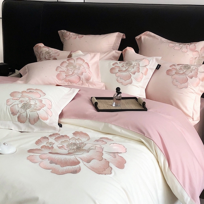 91家纺网 家纺一手货源 找家纺 卡姿家纺 2024春夏新款全棉优雅刺绣四件套-维蜜 维蜜白