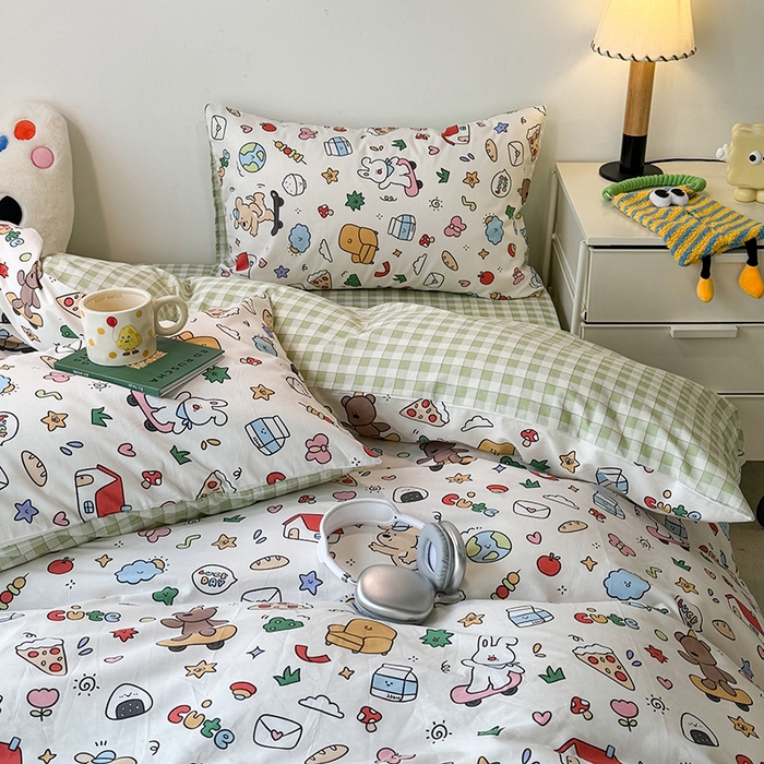 91家纺网 家纺一手货源 找家纺 昔可家纺 2024新款全棉萌趣卡通印花系列四件套 动物小屋