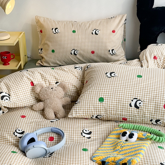 91家纺网 家纺一手货源 找家纺 昔可家纺 2024新款全棉萌趣卡通印花系列四件套 苹果熊猫