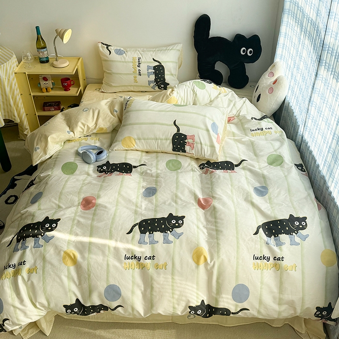 91家纺网 家纺一手货源 找家纺 昔可家纺 2024新款全棉萌趣卡通印花系列四件套 彩波点小黑猫