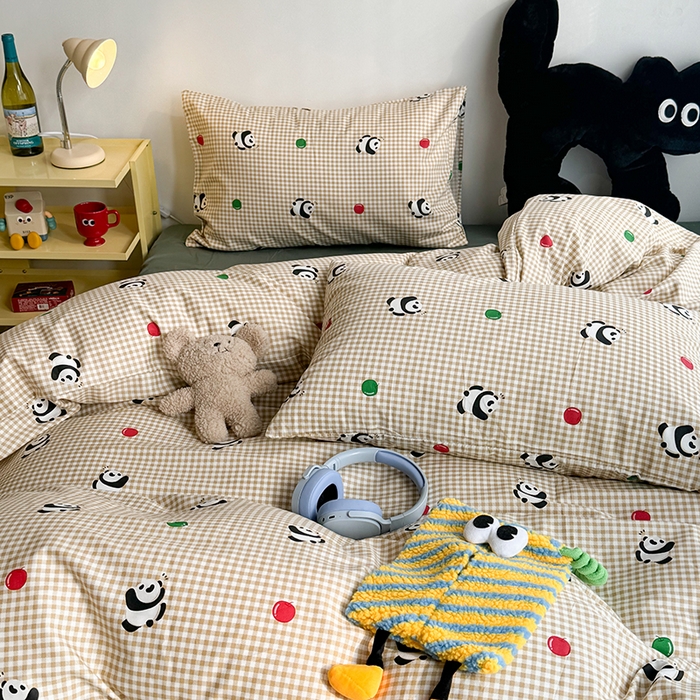 91家纺网 家纺一手货源 找家纺 昔可家纺 2024新款全棉萌趣卡通印花系列四件套 苹果熊猫