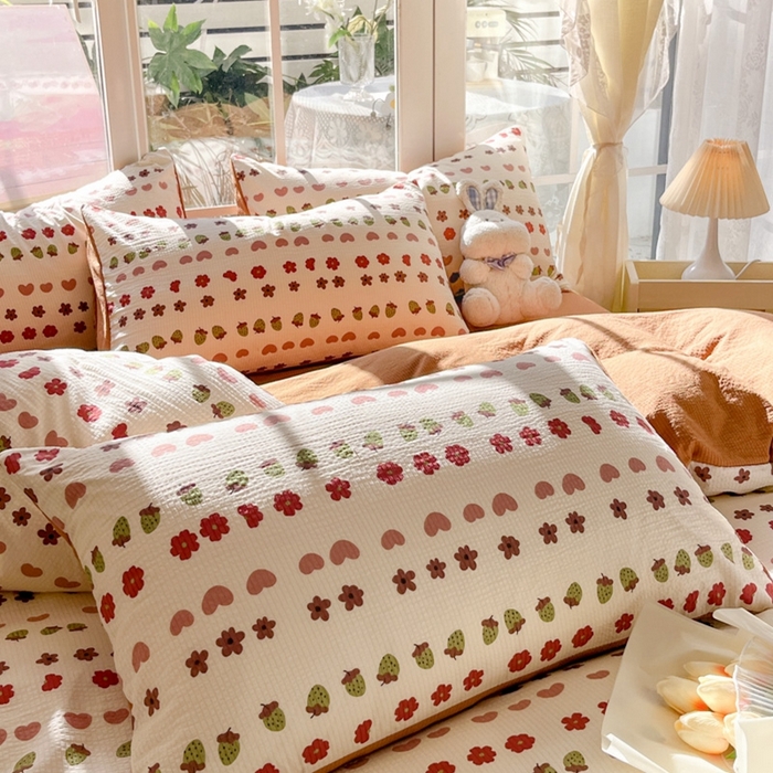 91家纺网 家纺一手货源 找家纺 玉海棠家纺 2024新款泡泡云朵棉四件套 草莓派对