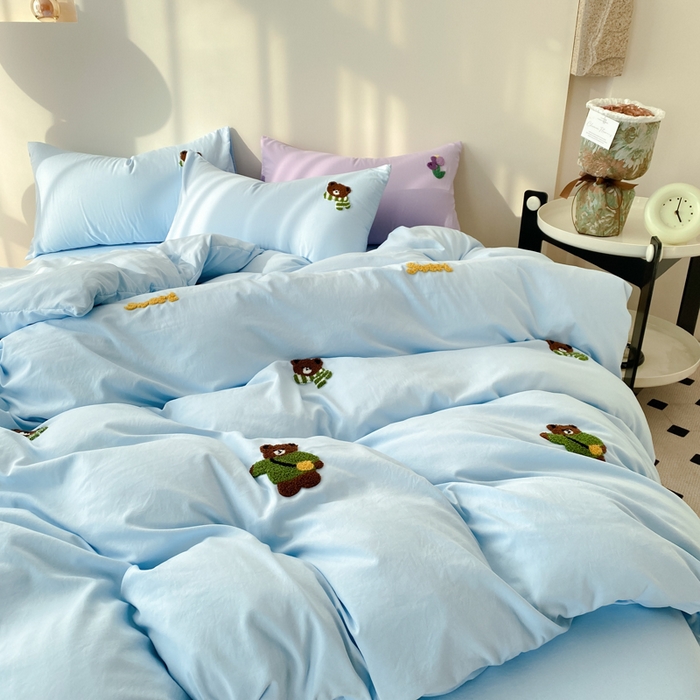 91家纺网 家纺一手货源 找家纺 优迈 2024新款超柔磨毛水洗棉毛巾绣四件套系列-风格二 小熊