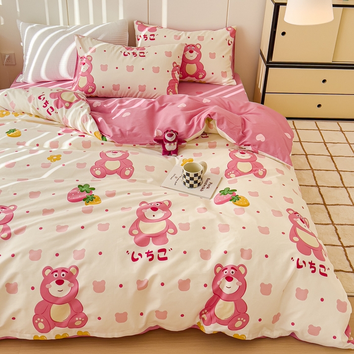 91家纺网 家纺一手货源 找家纺 感遇家纺 2024春夏新品全棉卡通印花四件套-第二批 草莓熊