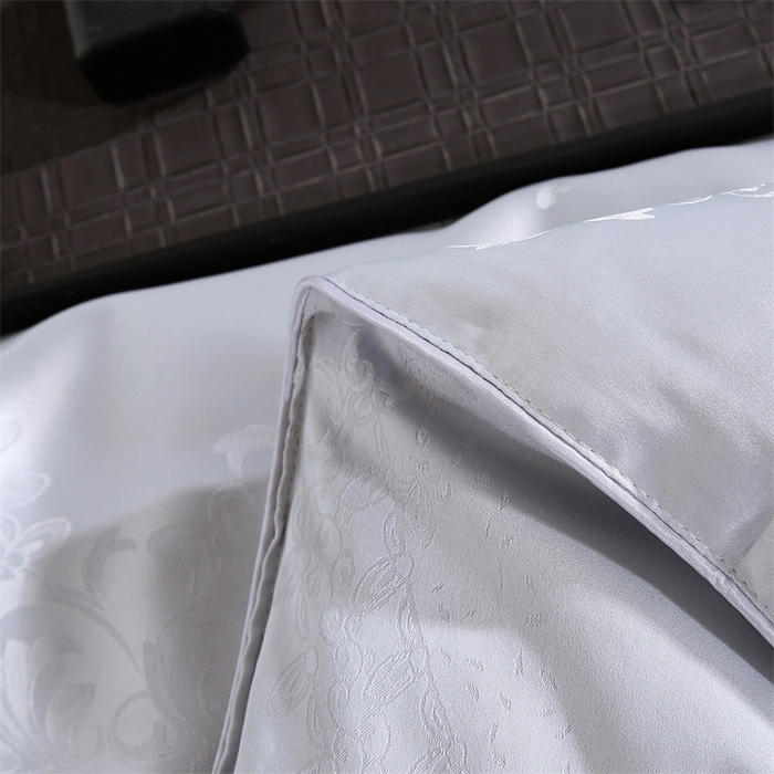 91家纺网 家纺一手货源 找家纺 恒鑫家纺 2025新款提花蚕丝被 高级灰