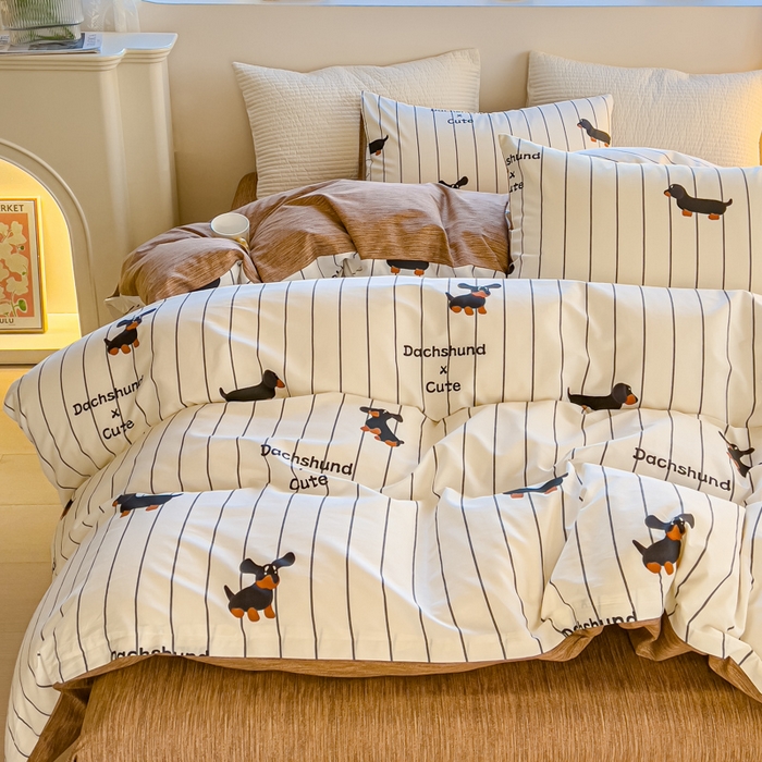 91家纺网 家纺一手货源 找家纺 感遇家纺 2024春夏新品全棉卡通印花四件套-第一批 腊肠犬