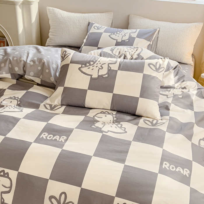 91家纺网 家纺一手货源 找家纺 感遇家纺 2024春夏新品全棉卡通印花四件套-第一批 格子恐龙