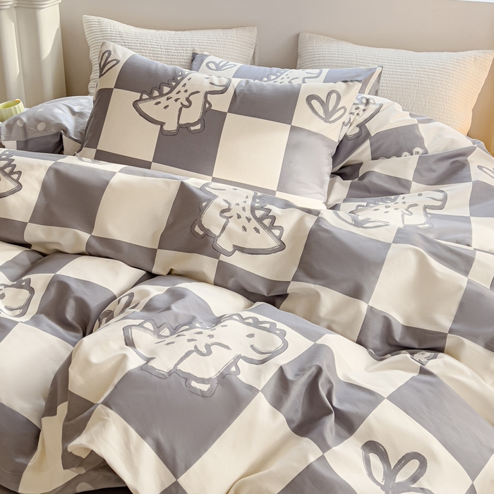 91家纺网 家纺一手货源 找家纺 感遇家纺 2024春夏新品全棉卡通印花四件套-第一批 格子恐龙