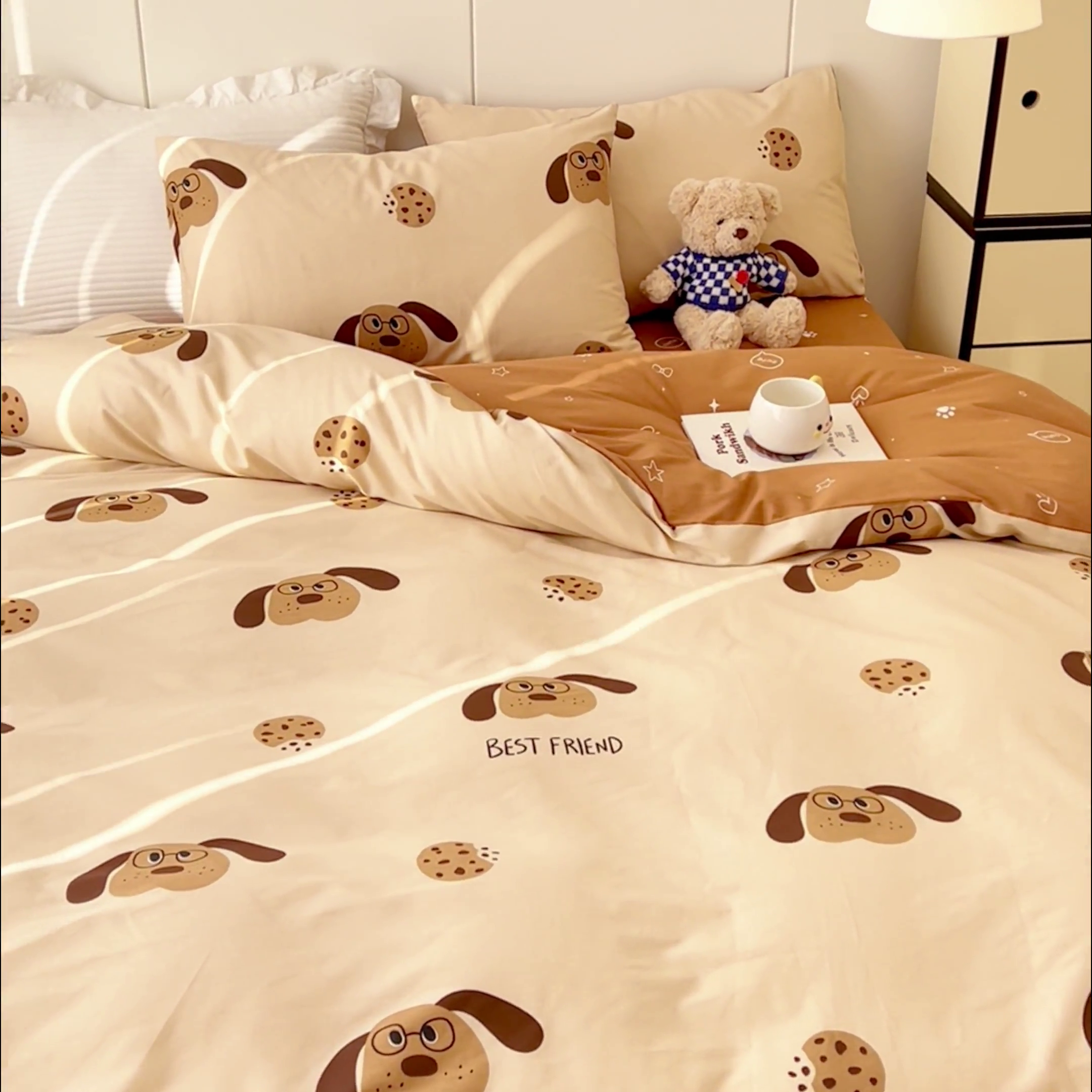 91家纺网 家纺一手货源 找家纺 感遇家纺 2024春夏新品全棉卡通印花四件套-第二批 曲奇小狗