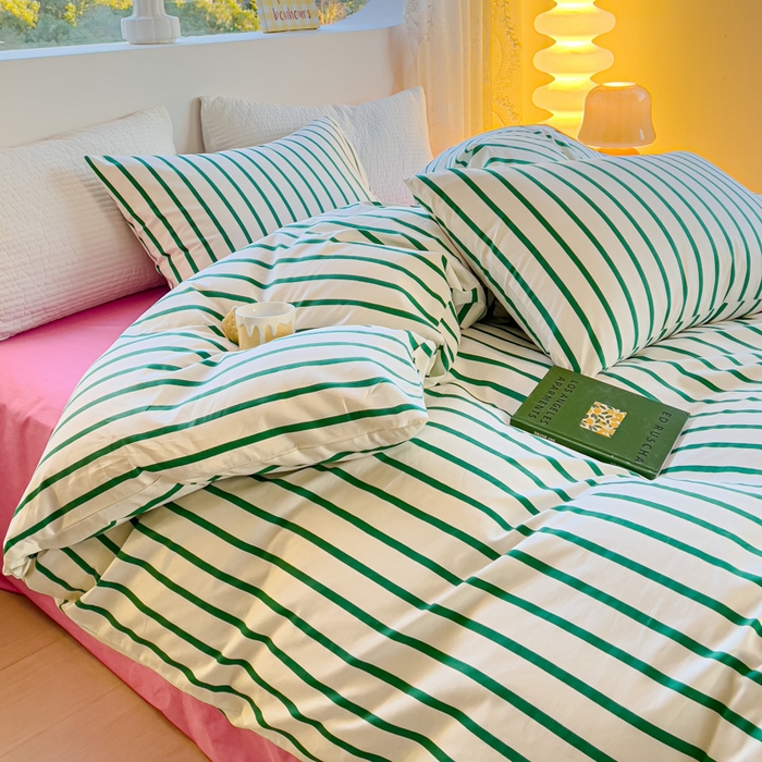 91家纺网 家纺一手货源 找家纺 感遇家纺 2024春夏新品全棉卡通印花四件套-第一批 墨绿条纹