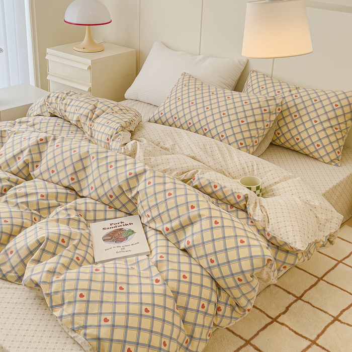 91家纺网 家纺一手货源 找家纺 感遇家纺 2024春夏新品全棉卡通印花四件套-第二批 爱心格子