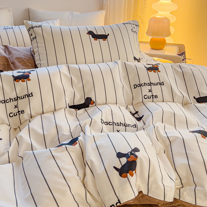 91家纺网 家纺一手货源 找家纺 感遇家纺 2024春夏新品全棉卡通印花四件套-第一批 腊肠犬