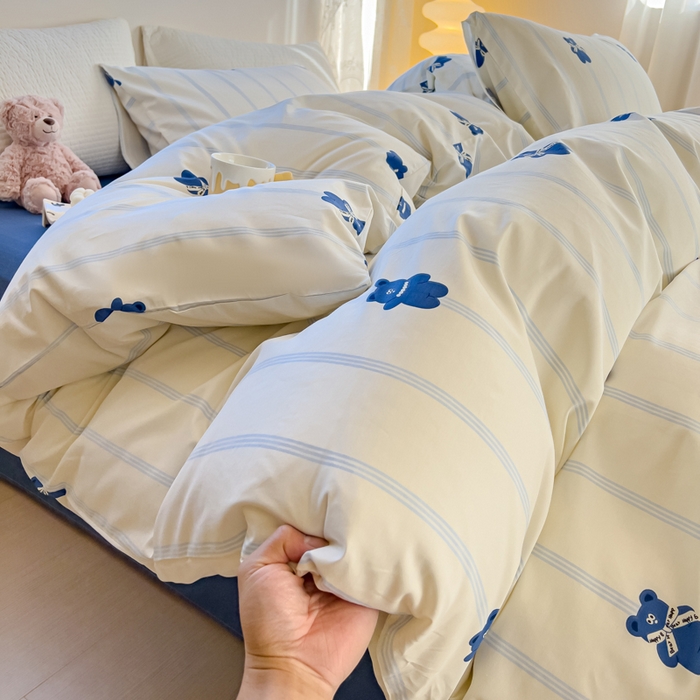 91家纺网 家纺一手货源 找家纺 感遇家纺 2024春夏新品全棉卡通印花四件套-第一批 简约小熊