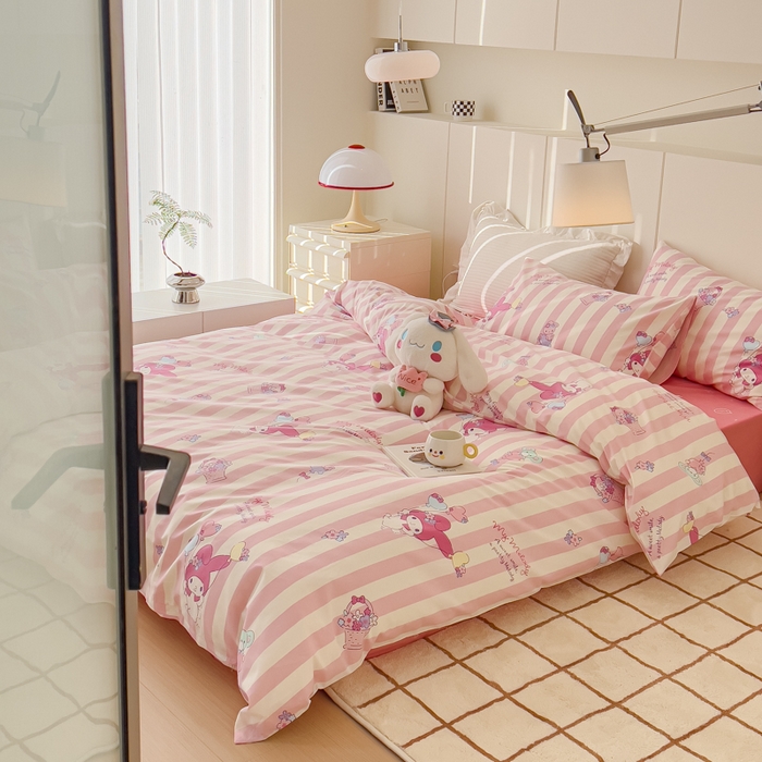 91家纺网 家纺一手货源 找家纺 感遇家纺 2024春夏新品全棉卡通印花四件套-第二批 条纹美乐蒂