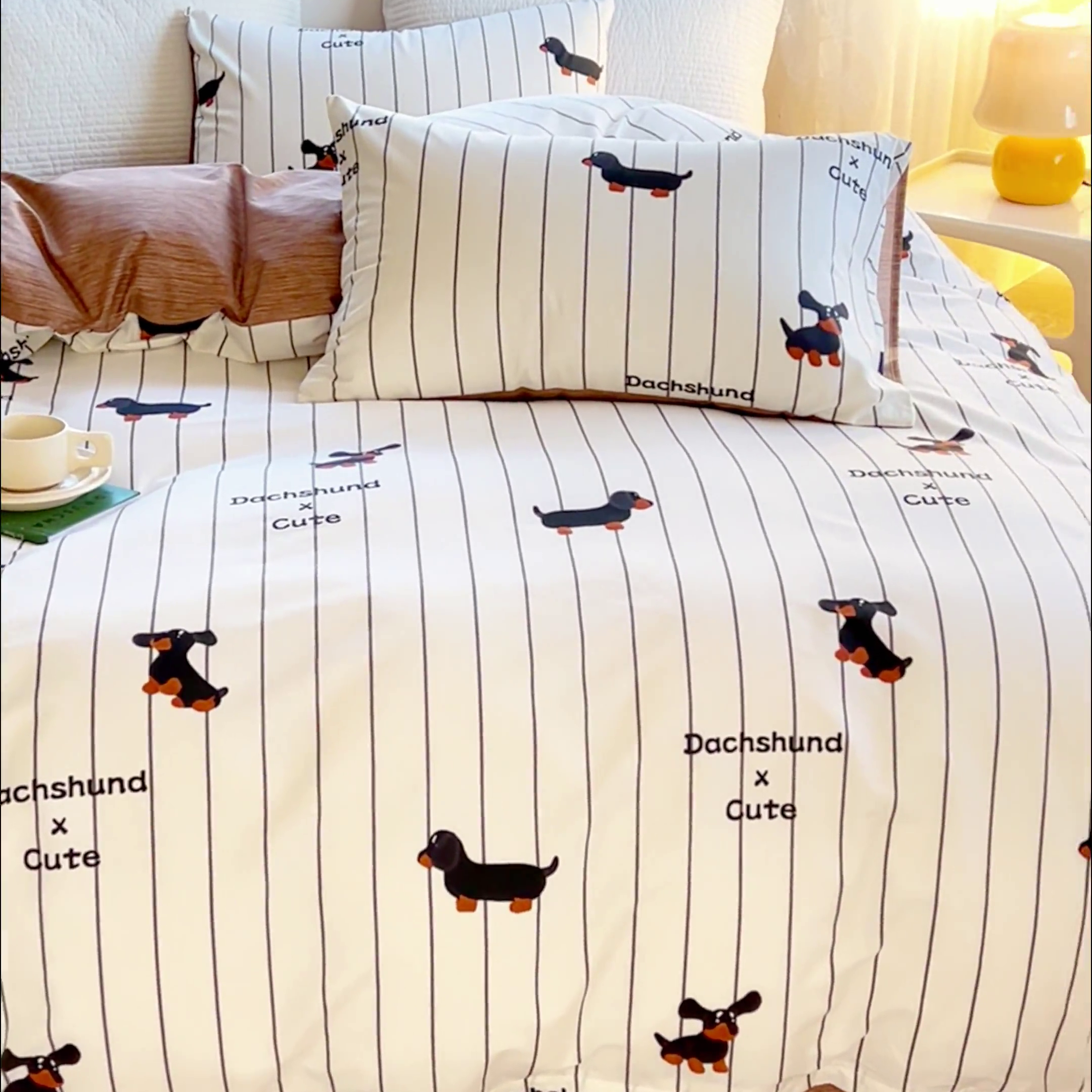 91家纺网 家纺一手货源 找家纺 感遇家纺 2024春夏新品全棉卡通印花四件套-第一批 腊肠犬