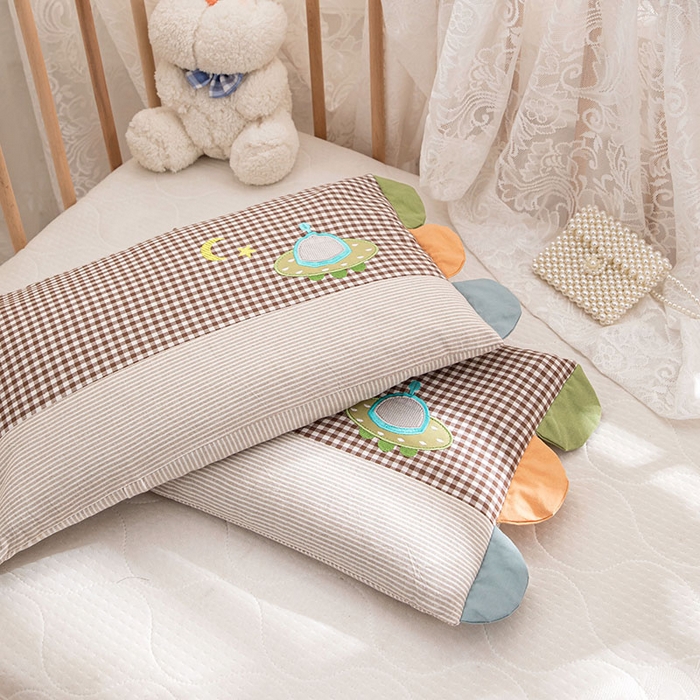 91家纺网 家纺一手货源 找家纺 织布人 2024新款荞麦枕全棉水洗棉彩虹边贴布绣儿童学生枕头枕套+枕芯 彩虹边荞麦枕-飞碟30*50cm