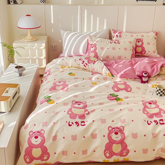 91家纺网 家纺一手货源 找家纺 感遇家纺 2024春夏新品全棉卡通印花四件套-第二批 草莓熊