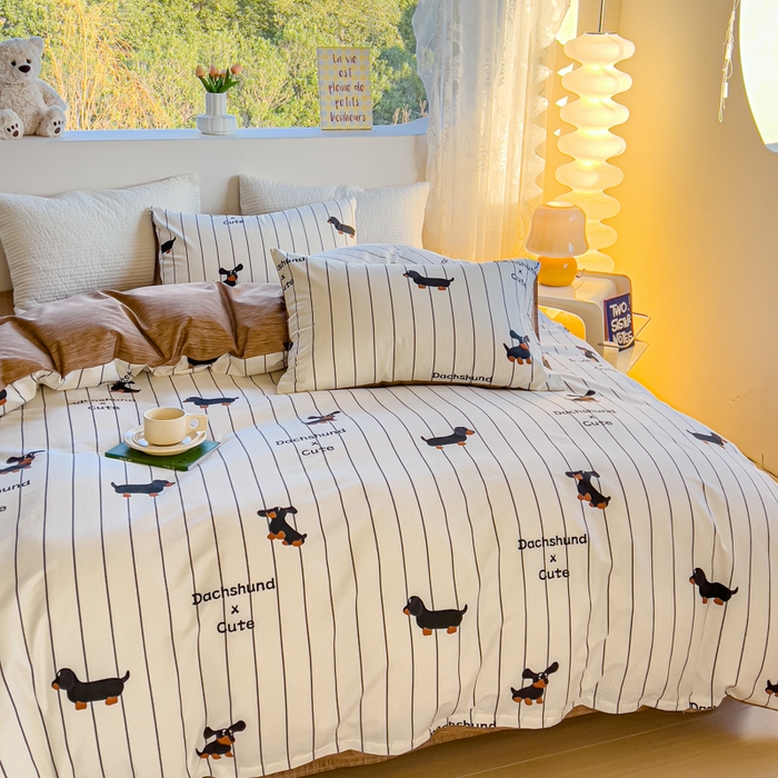 91家纺网 家纺一手货源 找家纺 感遇家纺 2024春夏新品全棉卡通印花四件套-第一批 腊肠犬