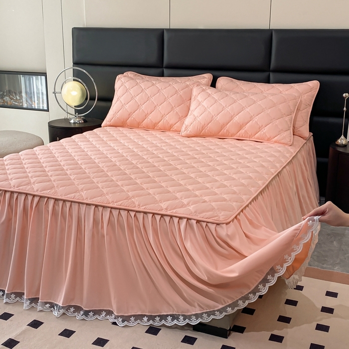 91家纺网 家纺一手货源 找家纺 笠裙家纺 2024新款A类原棉夹大豆棉加厚刺绣四叶草款系列床裙 四叶草-淡粉