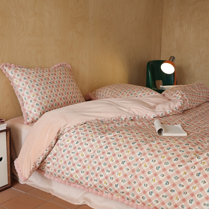 91家纺网 家纺一手货源 找家纺 棉眠 2024新款AB版毛球款棉加绒四件套 甜茶日记（棉加绒）