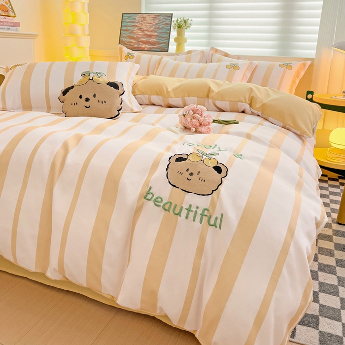 91家纺网 家纺一手货源 找家纺 娜娜 2024新款磨毛水洗棉刺绣四件套 	 樱桃小熊-黄