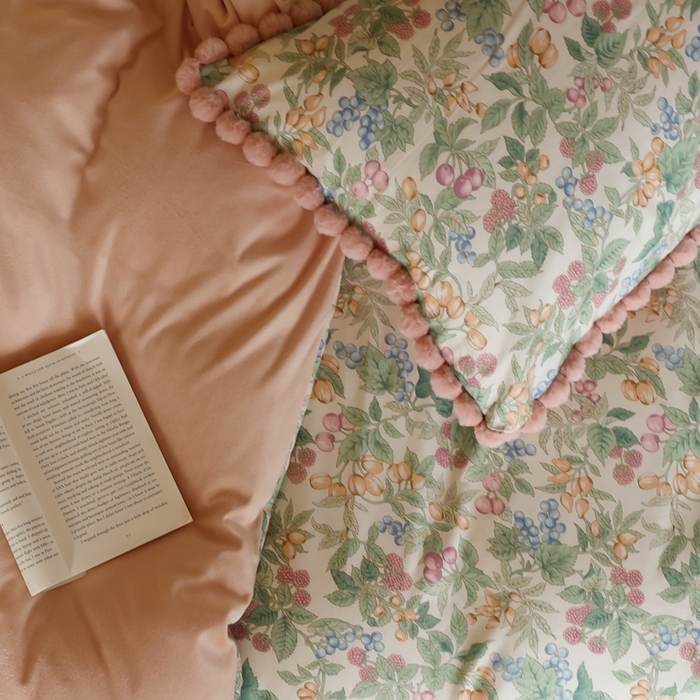 91家纺网 家纺一手货源 找家纺 棉眠 2024新款AB版毛球款棉加绒四件套 缤果潇潇（棉加绒）