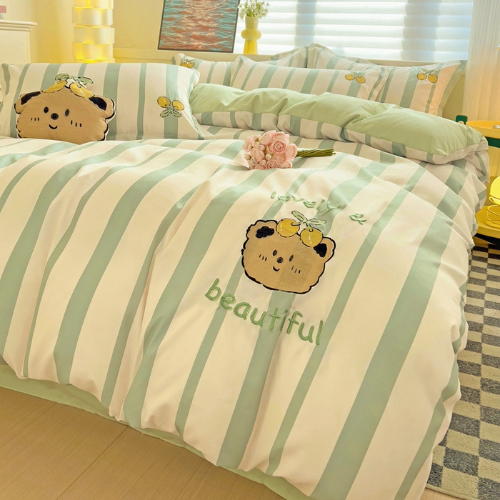 91家纺网 家纺一手货源 找家纺 娜娜 2024新款磨毛水洗棉刺绣四件套 	 樱桃小熊-绿