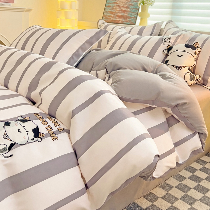 91家纺网 家纺一手货源 找家纺 娜娜 2024新款磨毛水洗棉刺绣四件套 	 牛牛怪-灰