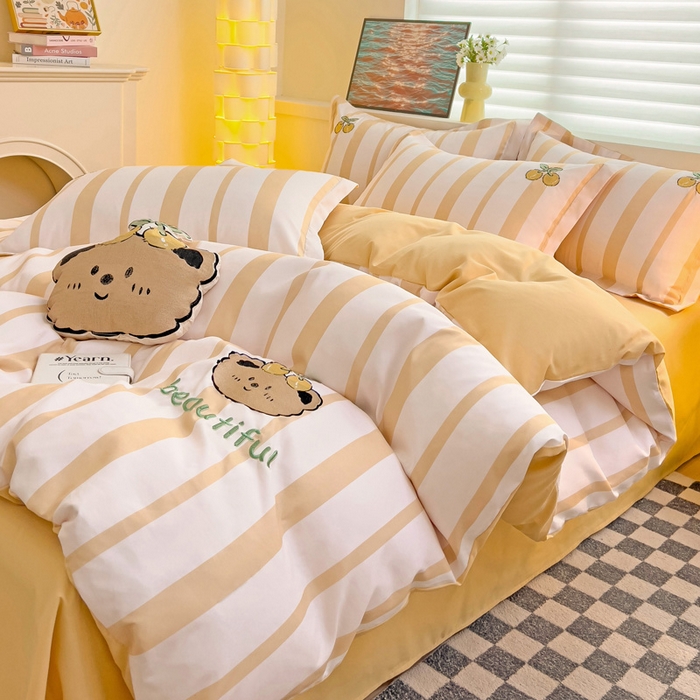 91家纺网 家纺一手货源 找家纺 娜娜 2024新款磨毛水洗棉刺绣四件套 	 樱桃小熊-黄