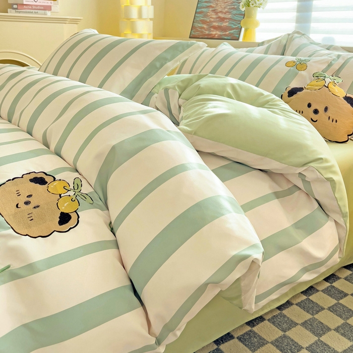 91家纺网 家纺一手货源 找家纺 娜娜 2024新款磨毛水洗棉刺绣四件套 	 樱桃小熊-绿