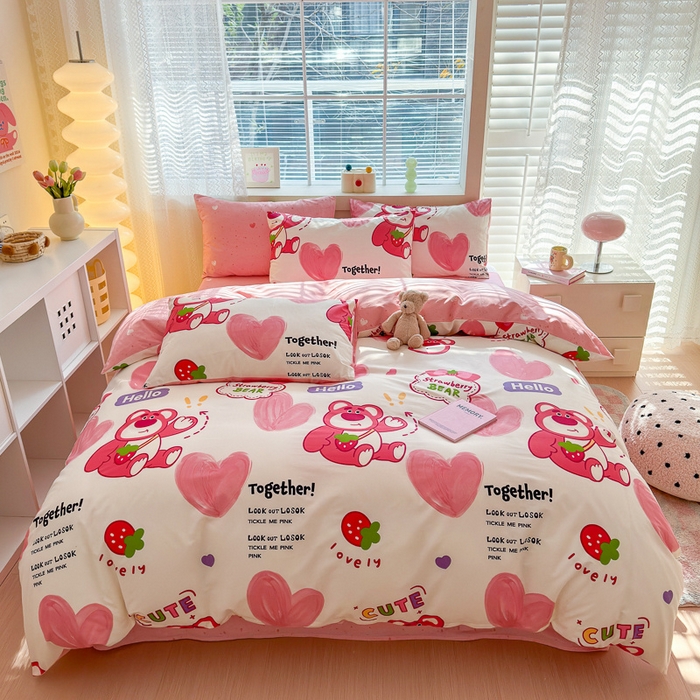 91家纺网 家纺一手货源 找家纺 清雅福 2024新款全棉13372小清新四件套-第三季 爱心草莓熊