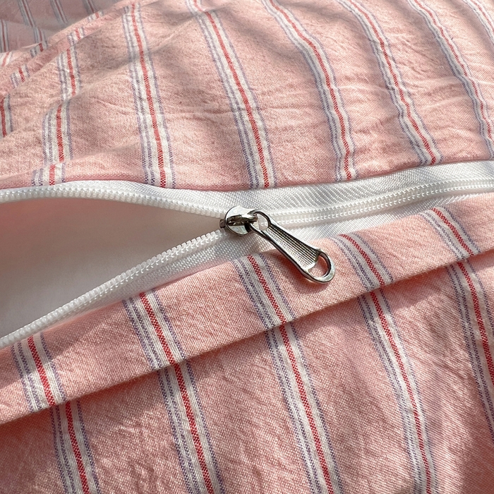 91家纺网 家纺一手货源 找家纺 玛奇朵 2024新款多巴胺INS博主同款全棉色织条纹混搭-布拉格 布拉格-粉