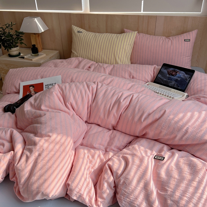 91家纺网 家纺一手货源 找家纺 玛奇朵 2024新款多巴胺INS博主同款全棉色织条纹混搭-布拉格 布拉格-粉