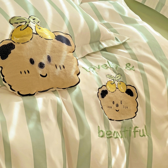 91家纺网 家纺一手货源 找家纺 娜娜 2024新款磨毛水洗棉刺绣四件套 	 樱桃小熊-绿