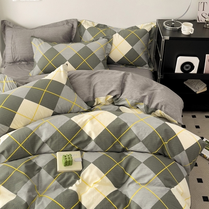 91家纺网 家纺一手货源 找家纺 （总）盛馨家纺 2024新款全棉高支高密精梳棉北欧绅士风四件套纯棉床笠格子条纹三件套