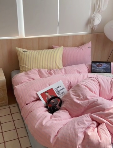 91家纺网 家纺一手货源 找家纺 玛奇朵 2024新款多巴胺INS博主同款全棉色织条纹混搭-布拉格 布拉格-粉