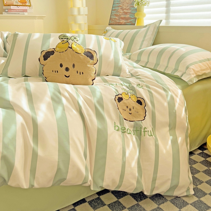 91家纺网 家纺一手货源 找家纺 娜娜 2024新款磨毛水洗棉刺绣四件套 	 樱桃小熊-绿