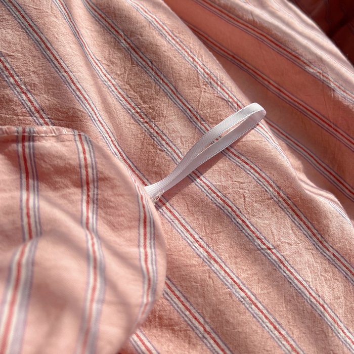 91家纺网 家纺一手货源 找家纺 玛奇朵 2024新款多巴胺INS博主同款全棉色织条纹混搭-布拉格 布拉格-粉