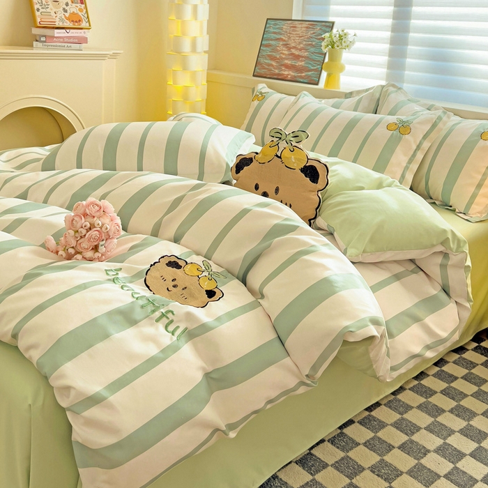 91家纺网 家纺一手货源 找家纺 娜娜 2024新款磨毛水洗棉刺绣四件套 	 樱桃小熊-绿