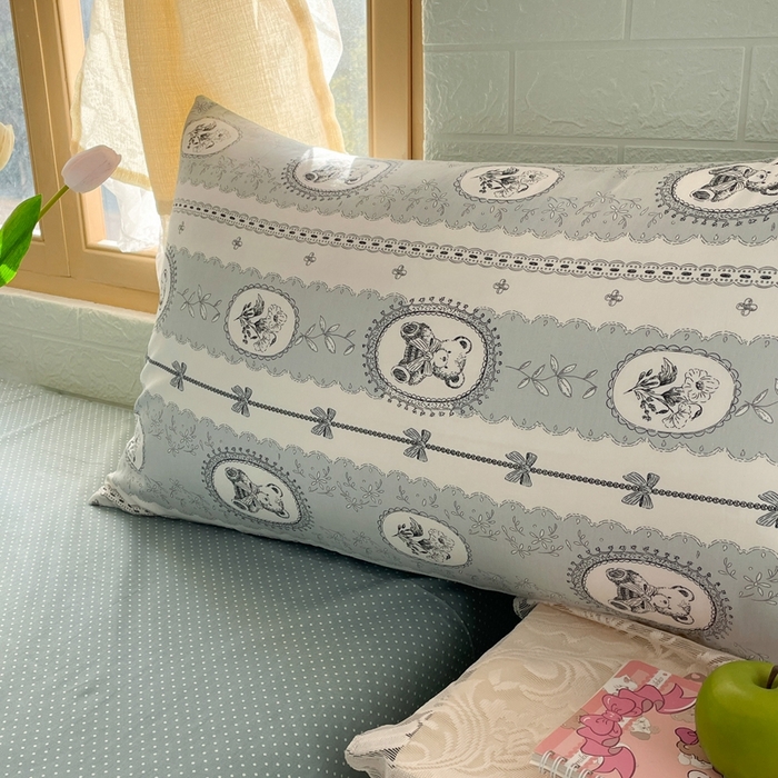 91家纺网 家纺一手货源 找家纺 捌月 2024新款全棉小花匠系列四件套单品系列 朵拉熊