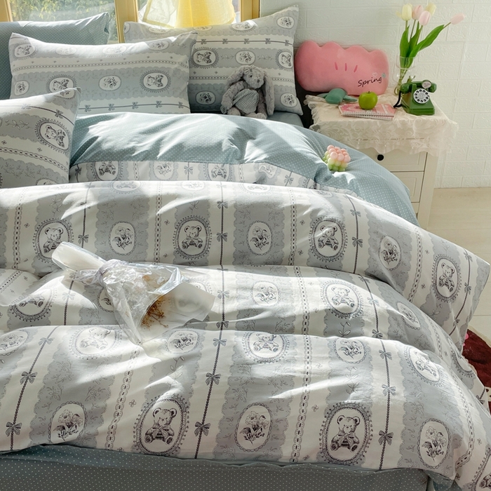 91家纺网 家纺一手货源 找家纺 捌月 2024新款全棉小花匠系列四件套单品系列 朵拉熊