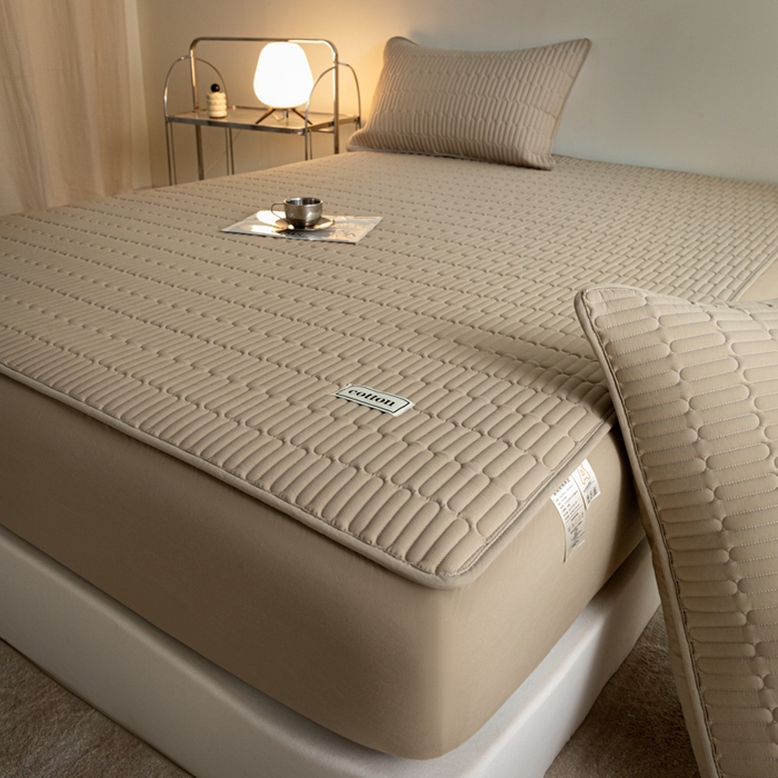 91家纺网 家纺一手货源 找家纺 芬晴家纺 2024新款纯棉水洗棉纯色夹棉床笠 漫游-奶茶