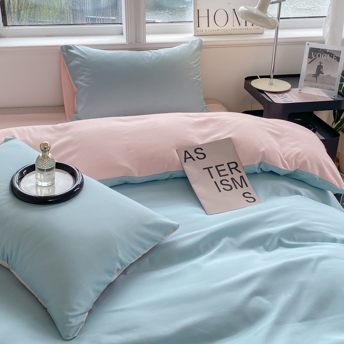 91家纺网 家纺一手货源 找家纺 芷凡家纺 2024新款亲肤棉纯色双拼四件套 蓝灰+奶油粉