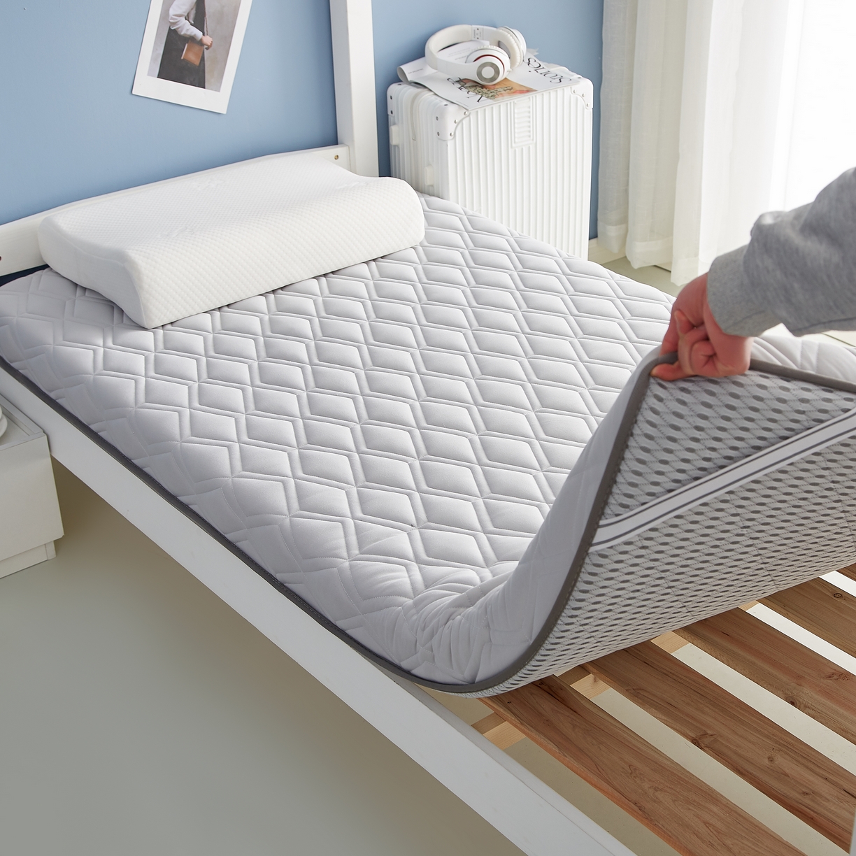 91家纺网 家纺一手货源 找家纺 鹿辉 2025新款A类牛奶丝烫画单边床垫笑脸款 笑脸灰