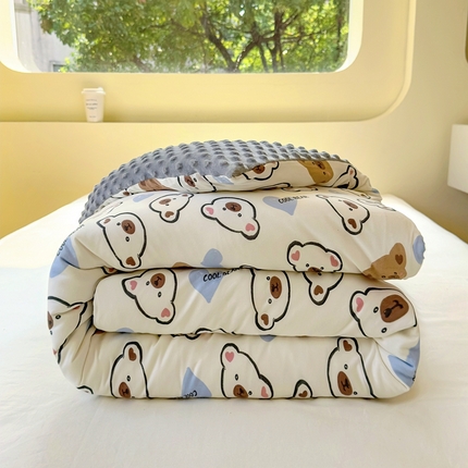 91家纺网 家纺一手货源 找家纺 希诺 2024春夏豆豆绒多功能被套盖毯针织棉幼儿园豆豆被可拆洗 酷小熊