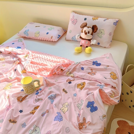 91家纺网 家纺一手货源 找家纺 （总）希诺 2024春夏豆豆绒多功能被套盖毯针织棉幼儿园豆豆被可拆洗