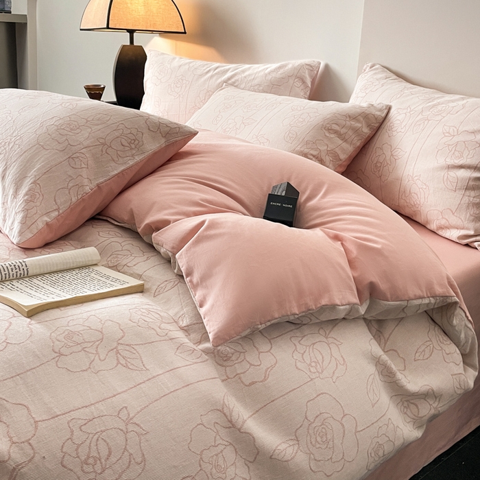 91家纺网 家纺一手货源 找家纺 ab家纺 2024新款全棉三层纱提花四件套系列-玫瑰 玫瑰粉