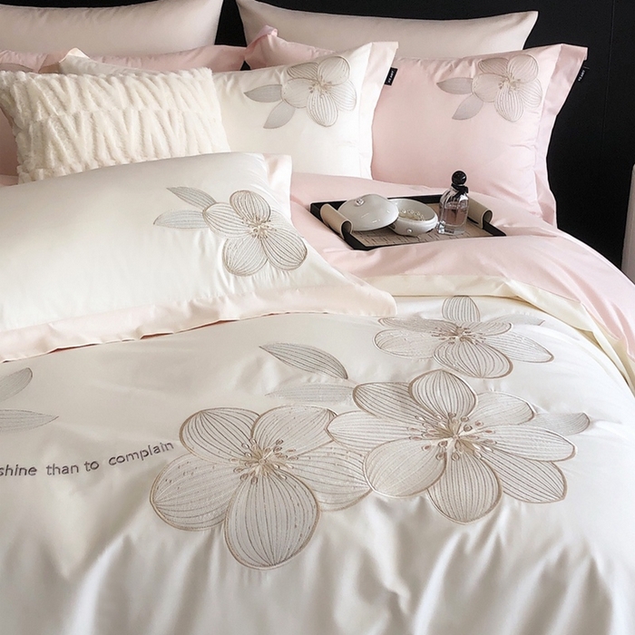 91家纺网 家纺一手货源 找家纺 卡姿家纺 2024新款春夏全棉优雅刺绣四件套—月光曲 月光曲白